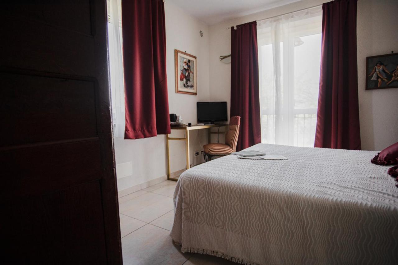 Hostal Il Vecchio Mulino Di Bairo Exterior foto
