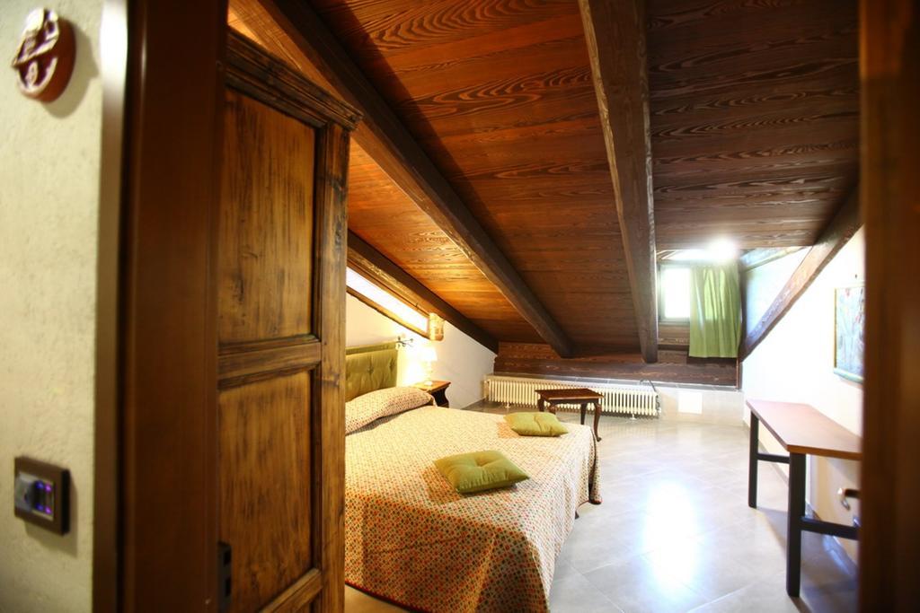 Hostal Il Vecchio Mulino Di Bairo Habitación foto